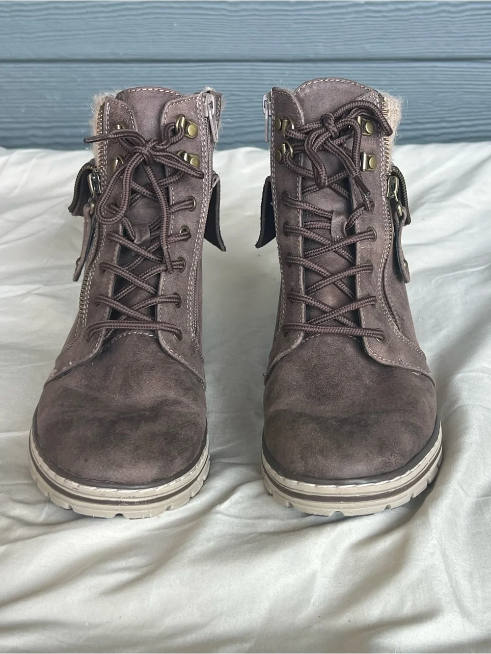 Brown suede men’s ankle boots  with faux fur lining. Size 8.5 Cliffs